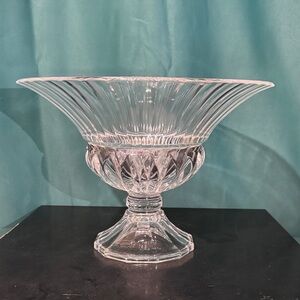 Elegant Lead Crystal Pedestal Bowl